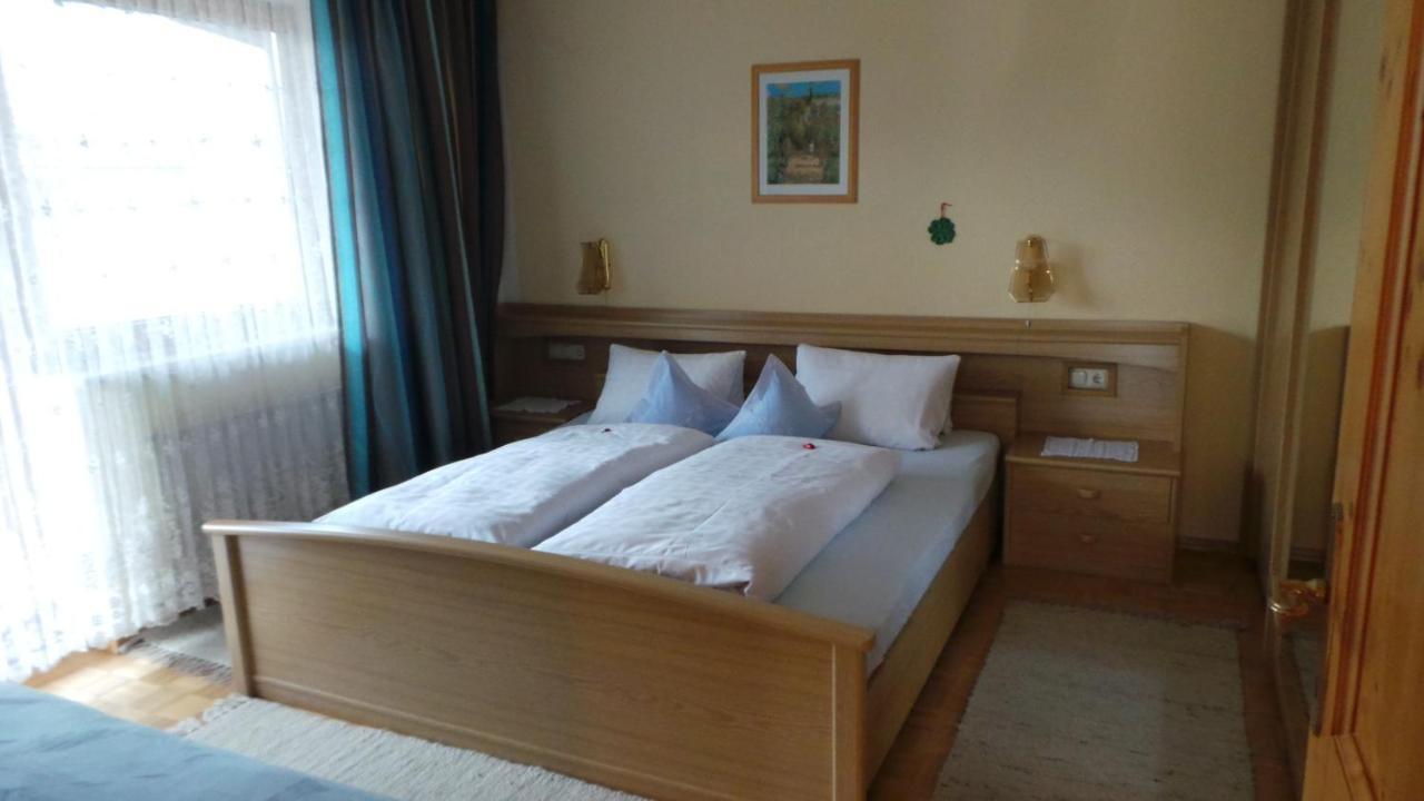 Sonnenappartement Mayrhofen Habitación foto