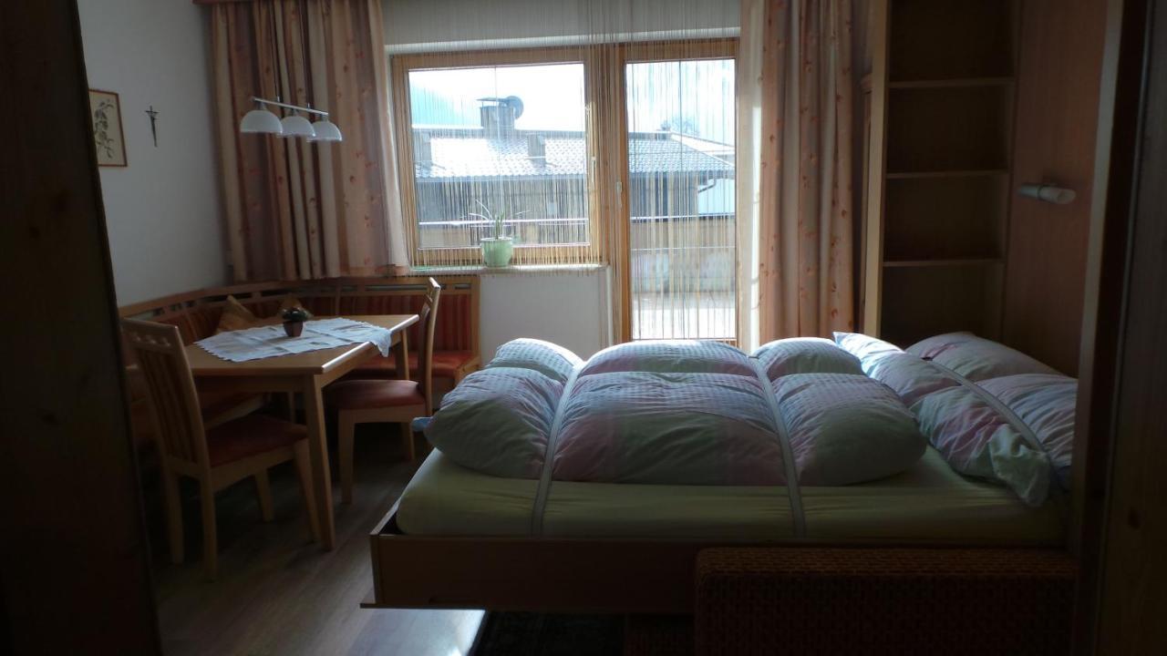 Sonnenappartement Mayrhofen Habitación foto