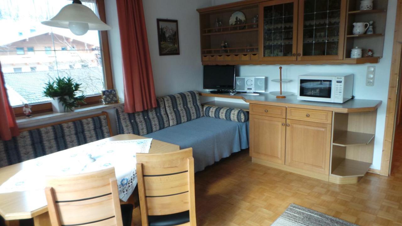 Sonnenappartement Mayrhofen Habitación foto