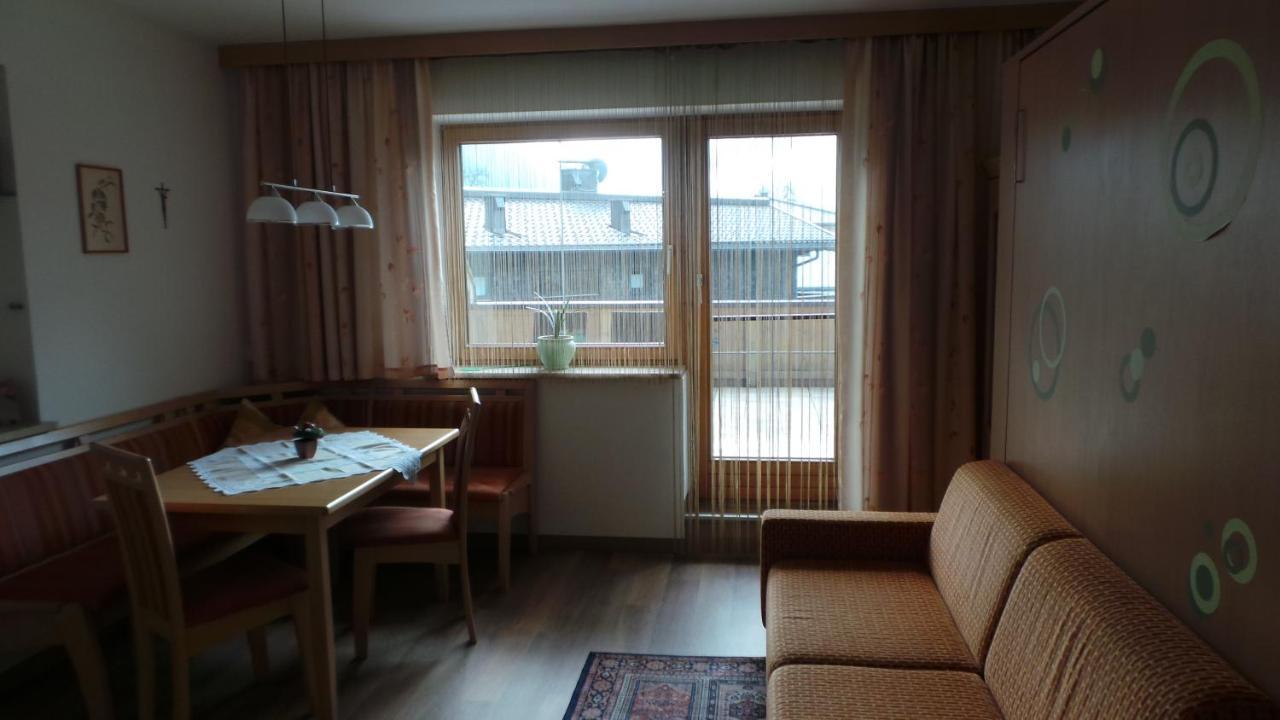 Sonnenappartement Mayrhofen Habitación foto